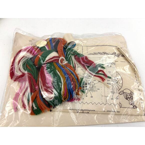 Creative Circle Needlecraft Kit Treasure Bags 2121 Vintage 1979 - 4 Designs - Picture 4 of 8